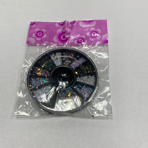 Nail Studs in Wheel - Picture 1 of 3